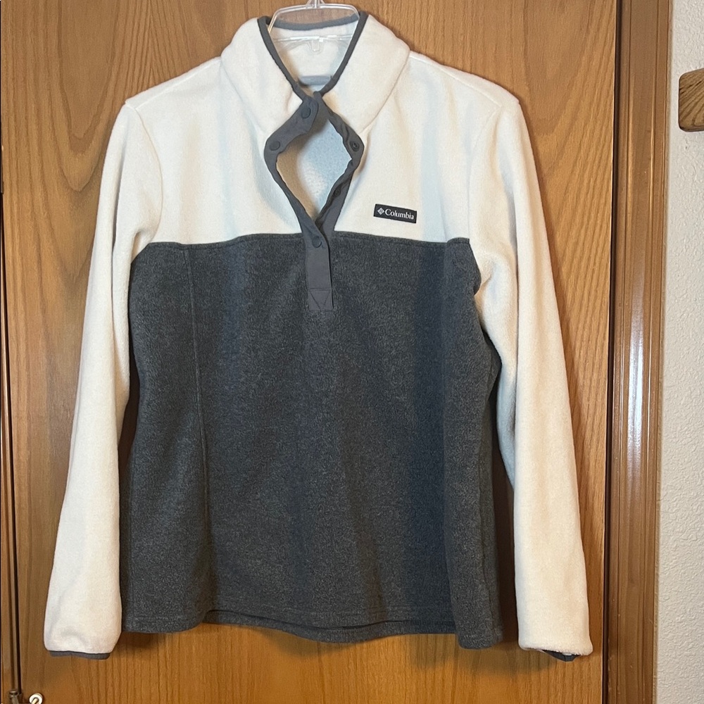 Columbia Women's Fleece Sweater - Black and Cream